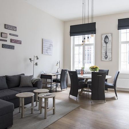Cozy & Bright Apartment アントウェルペン エクステリア 写真